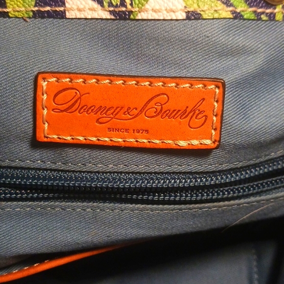 Dooney & Bourke large drawstring bag with matching wrist wallet - Picture 6 of 13